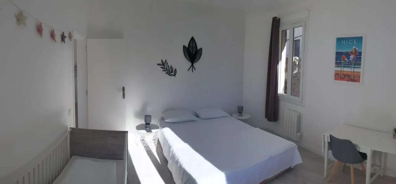 Villa Lina Zoï, une âme moderne dans une villa niçoise typique Nice 0*,  France