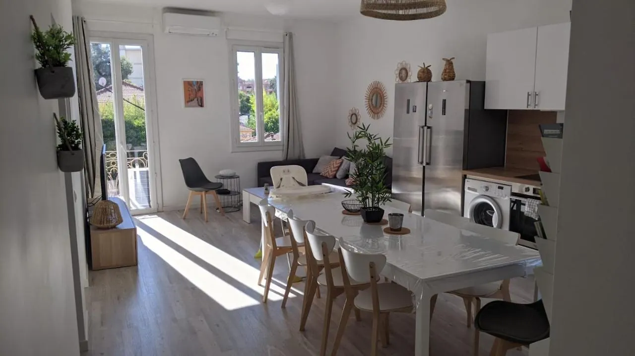 Villa Lina Zoï, une âme moderne dans une villa niçoise typique Nice Appartement